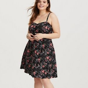 💖 Torrid Black Floral Challis Mini Dress 1x